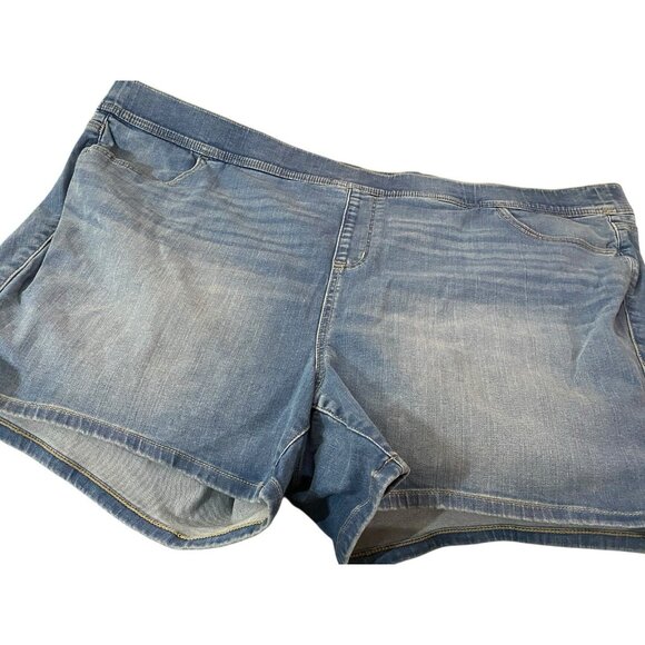 Torrid Womens Plus Size Denim Shorts 5X NWT Medium Wash 5-Pocket Stretch Casual - Picture 2 of 5
